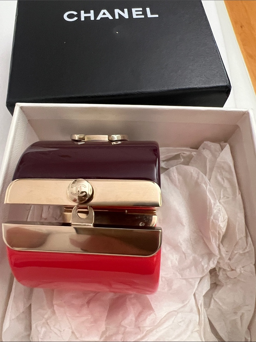 CHANEL Deep Burgundy Resin Cuff with Gold CC Emblem - Picture 2 of 11